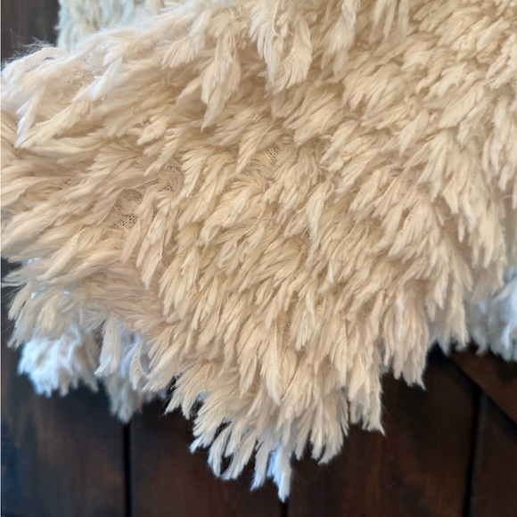 Love Richie Sweater has a shaggy or fuzzy texture and is a cream color. Size M - Picture 3 of 9
